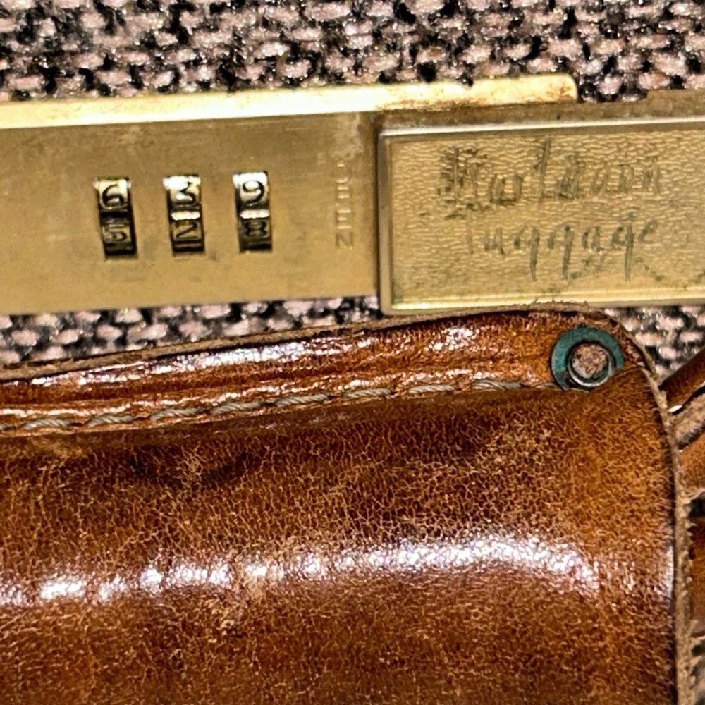 Vintage Hartmann Luggage 21 inch Tweed Suitcase - Picture 12 of 15
